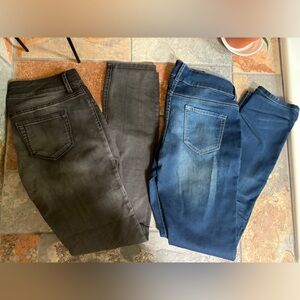 Maurices Women’s Lot Of 2 Skinny Stretch Denim Jeans Blue + Charcoal Size Small